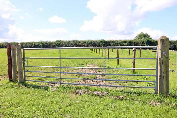 Metal Farm Gate with Fixing Kit – Channel & Box - Wern-wood